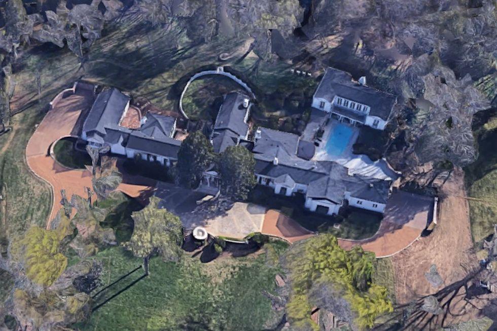 Taylor Swift's House: Pictures, Price, Locations, and Facts
