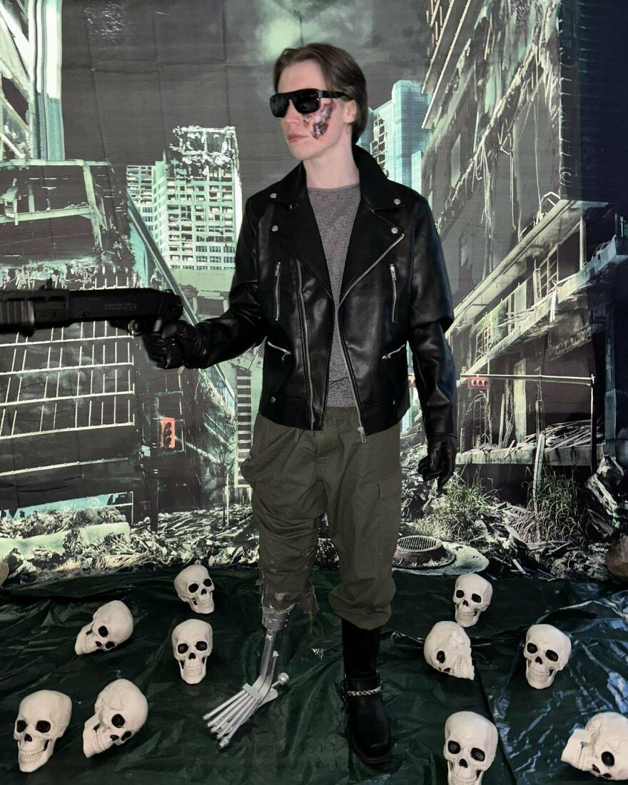 I’m An Amputee. Here’s My Costume. The Terminator! I’m An Amputee. Here’s My Costume. The Terminator!