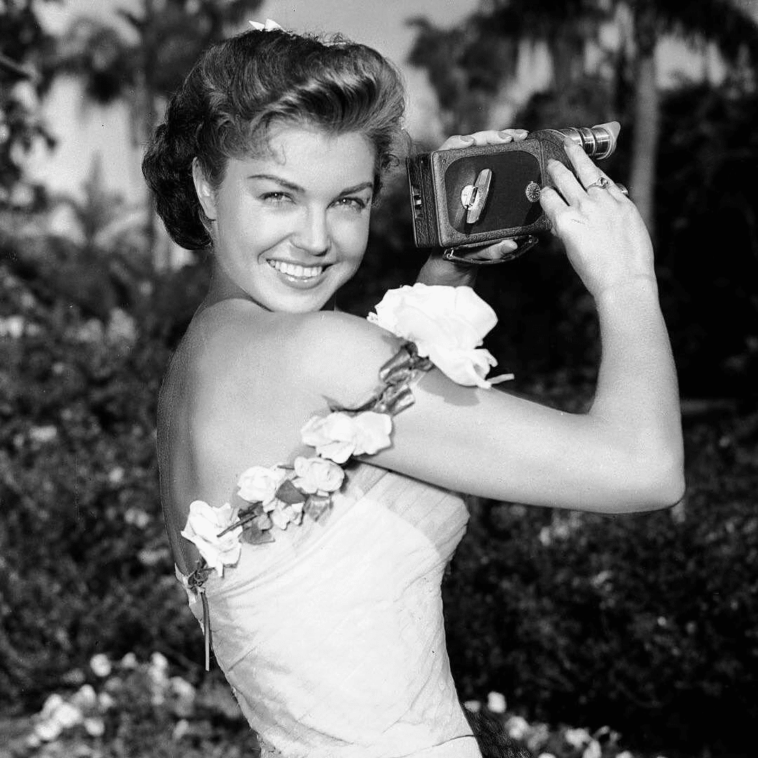 Esther Williams The Eternal Mermaid Of Hollywood esther-williams-the-eternal-mermaid-of-hollywood