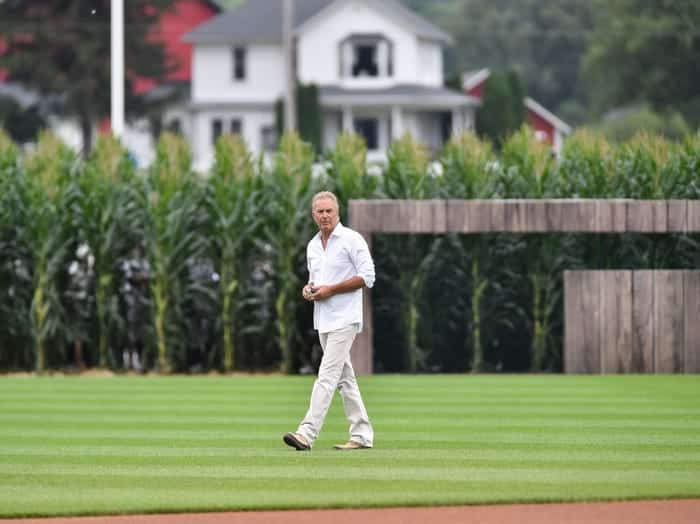 Watch Kevin Costner's Emotional Entrance to 'Field of Dreams' Game -  Business Insider