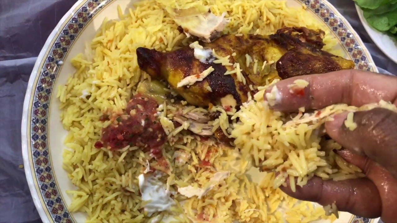 Eating Kabsha Arabic way
