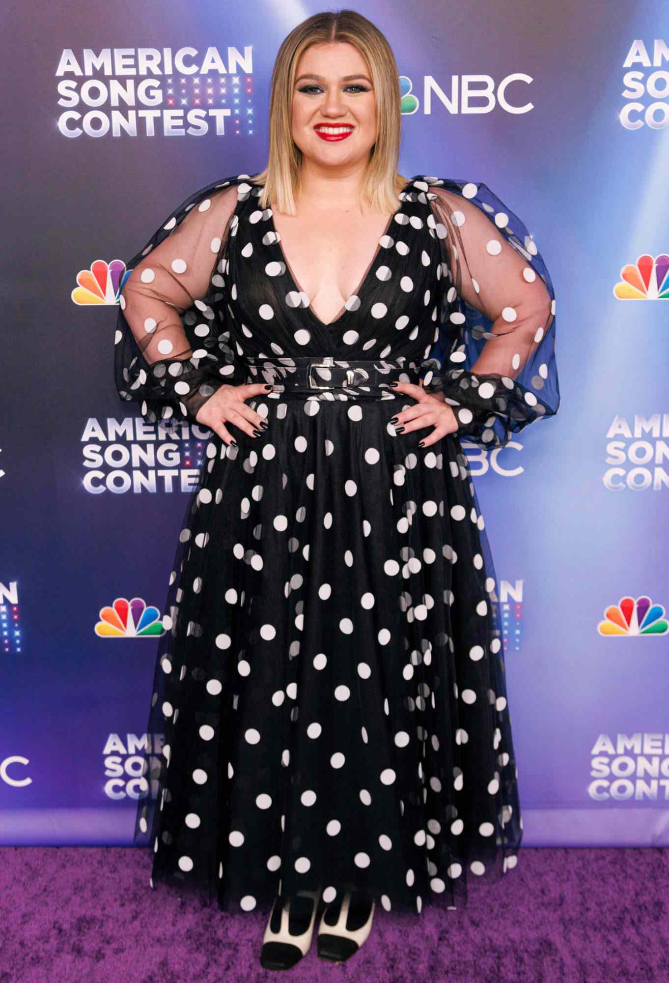 Kelly Clarkson Says It's Too Late to Go by Kelly Brianne