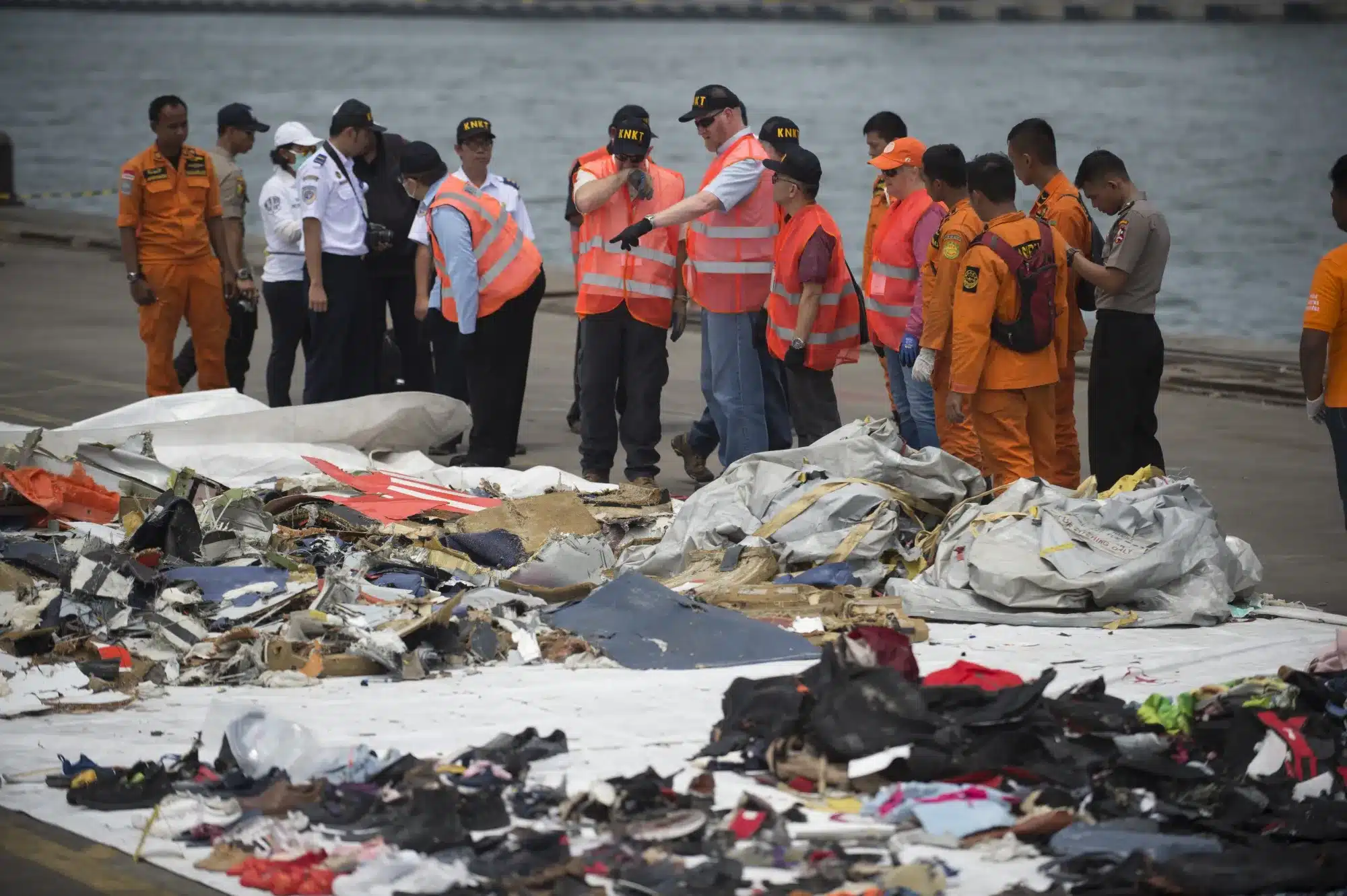 Indonesia Ends Lion Air Victims' Search as Black Box Ping Fades - Bloomberg