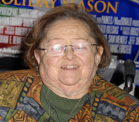 Poltergeist' scene-stealer Zelda Rubinstein dies at 76, two months after  heart attack – New York Daily News