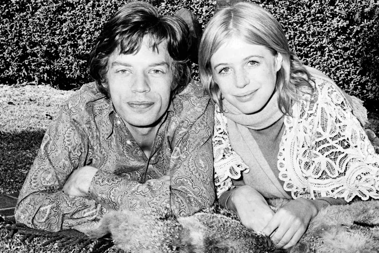 Marianne Faithfull Recalls Taking LSD with Mick Jagger, Bob Dylan 'Coming  on to Me'