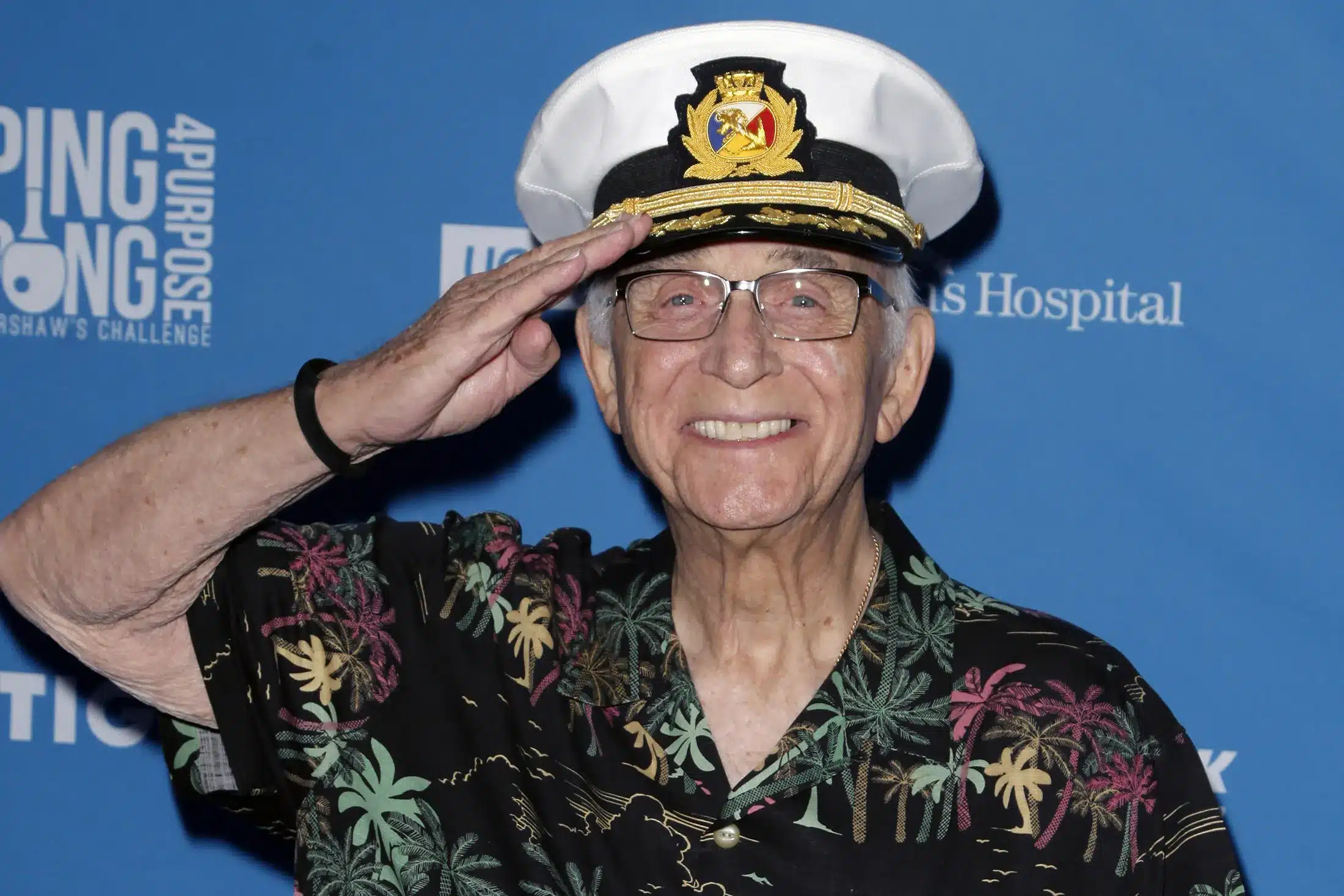 Gavin MacLeod, 'Love Boat' Captain, Dies At 90 - Bloomberg