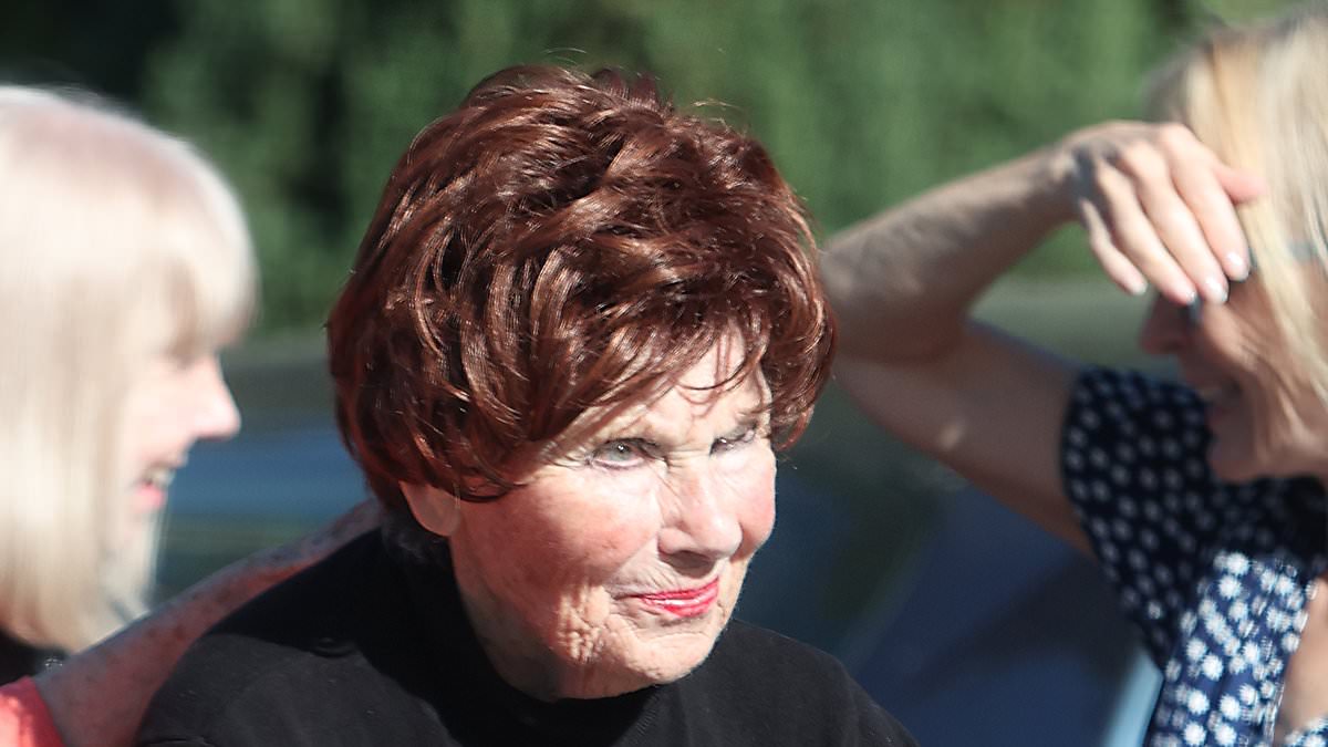 EXCLUSIVE: Marion Ross turns 95 TODAY and Happy Days actress is seen in  high spirits celebrating at lunch with friends in Calabasas | Daily Mail  Online