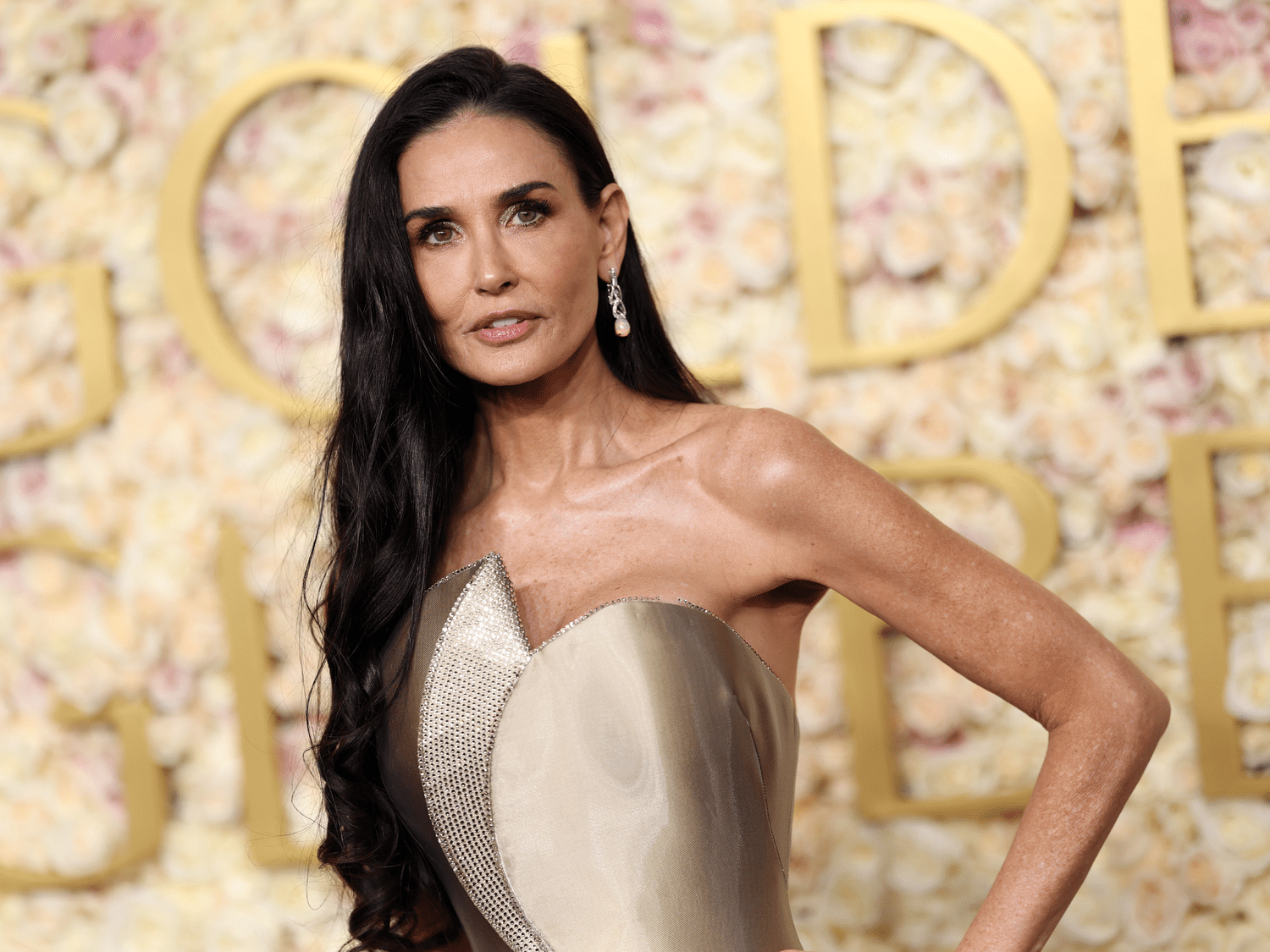 Demi Moore's 2025 Golden Globes Makeup: All the Exclusive Details