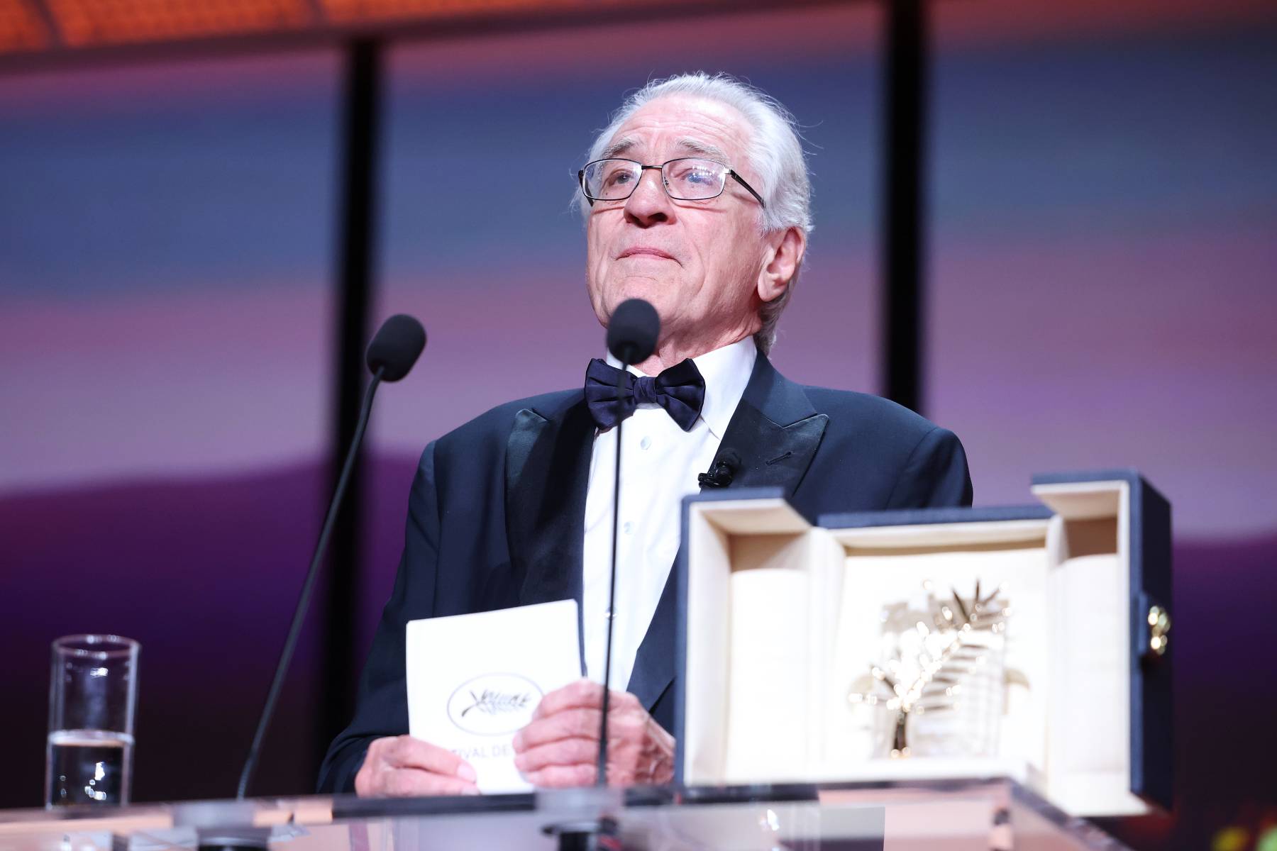 Robert De Niro Calls Trump 'Philistine President' in Cannes Speech