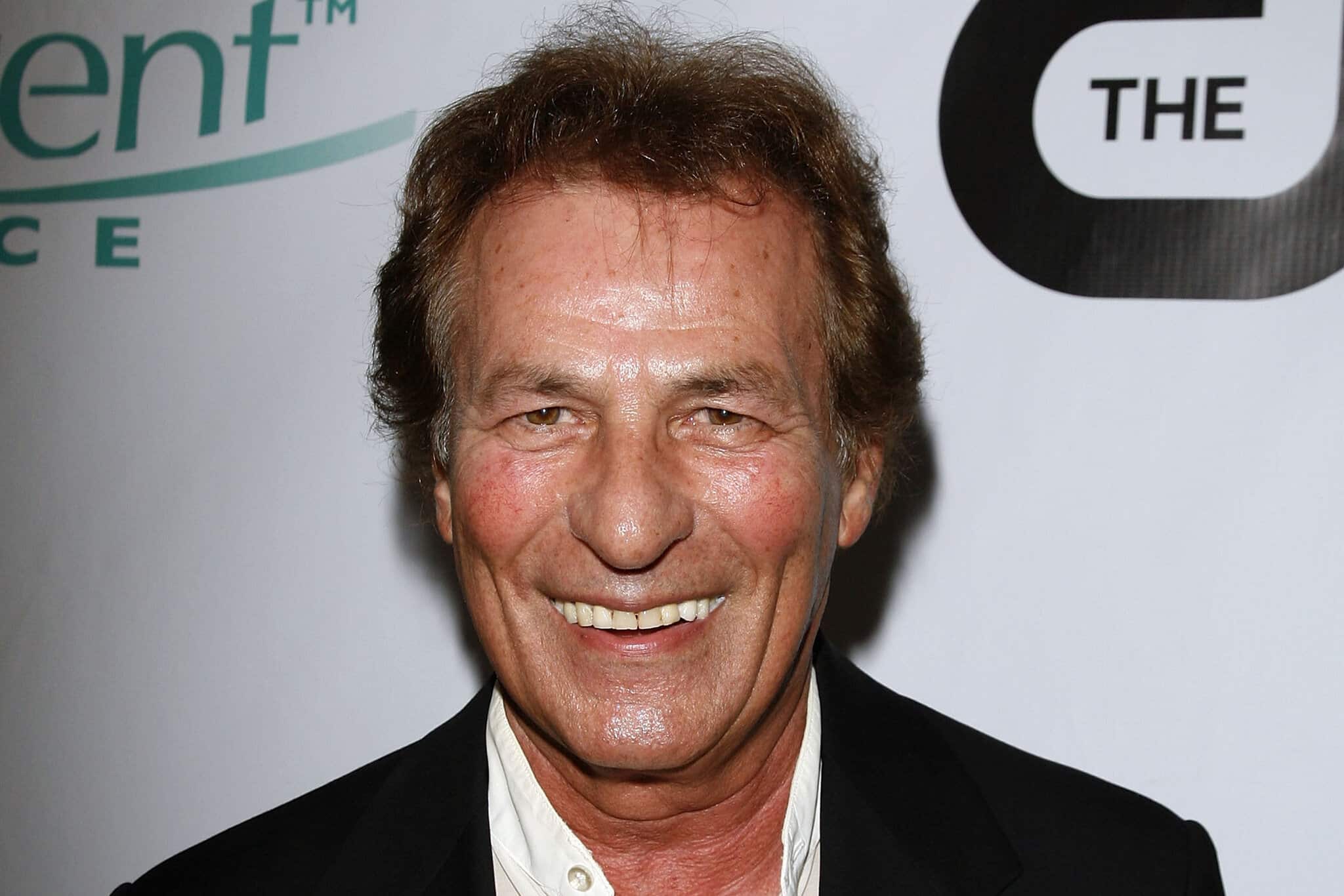Joe E. Tata, Peach Pit Owner in 'Beverly Hills, 90210,' Dies at 85 - The New York Times