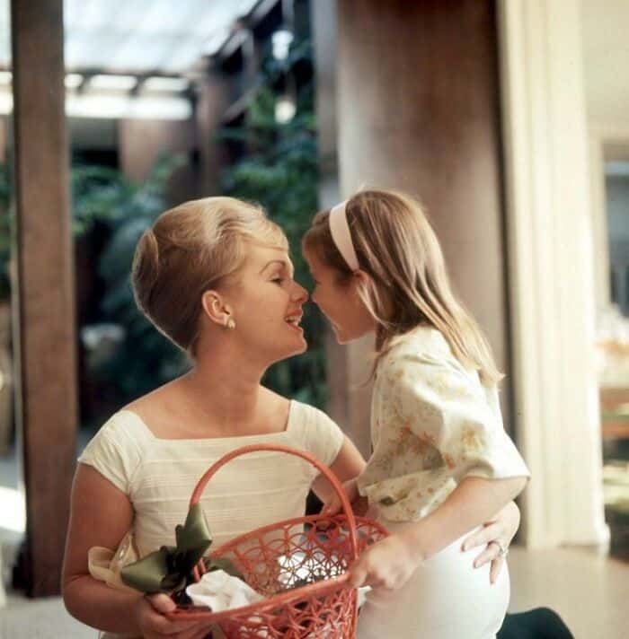 Debbie Reynolds And Carrie Fisher (1961) Debbie Reynolds And Carrie Fisher (1961)