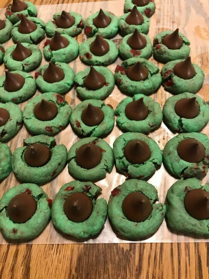 My Colorblind Aunt Made Cherry Blossom Cookies For The Holidays My Colorblind Aunt Made Cherry Blossom Cookies For The Holidays