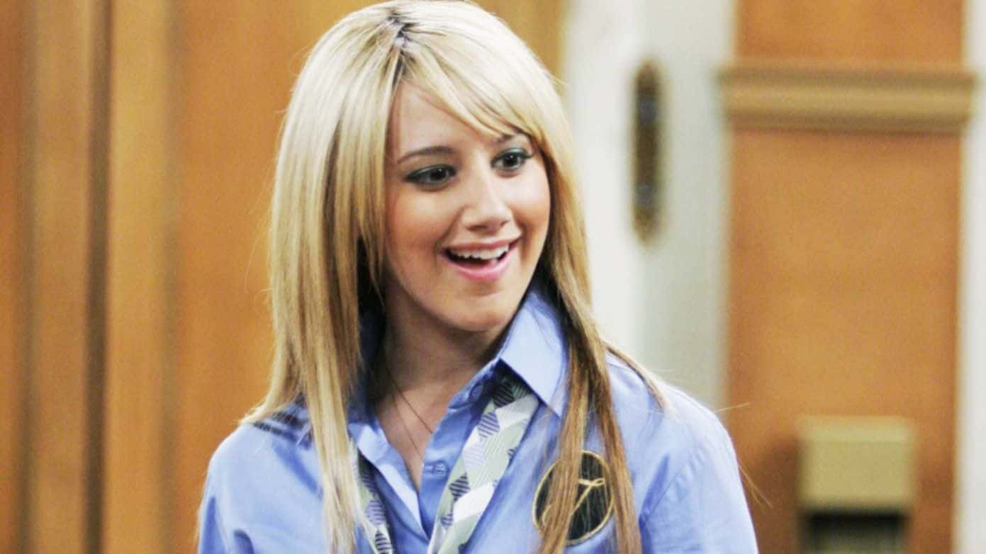 Ashley Tisdale on 'The Suite Life of Zack and Cody' Personal Style | Teen  Vogue