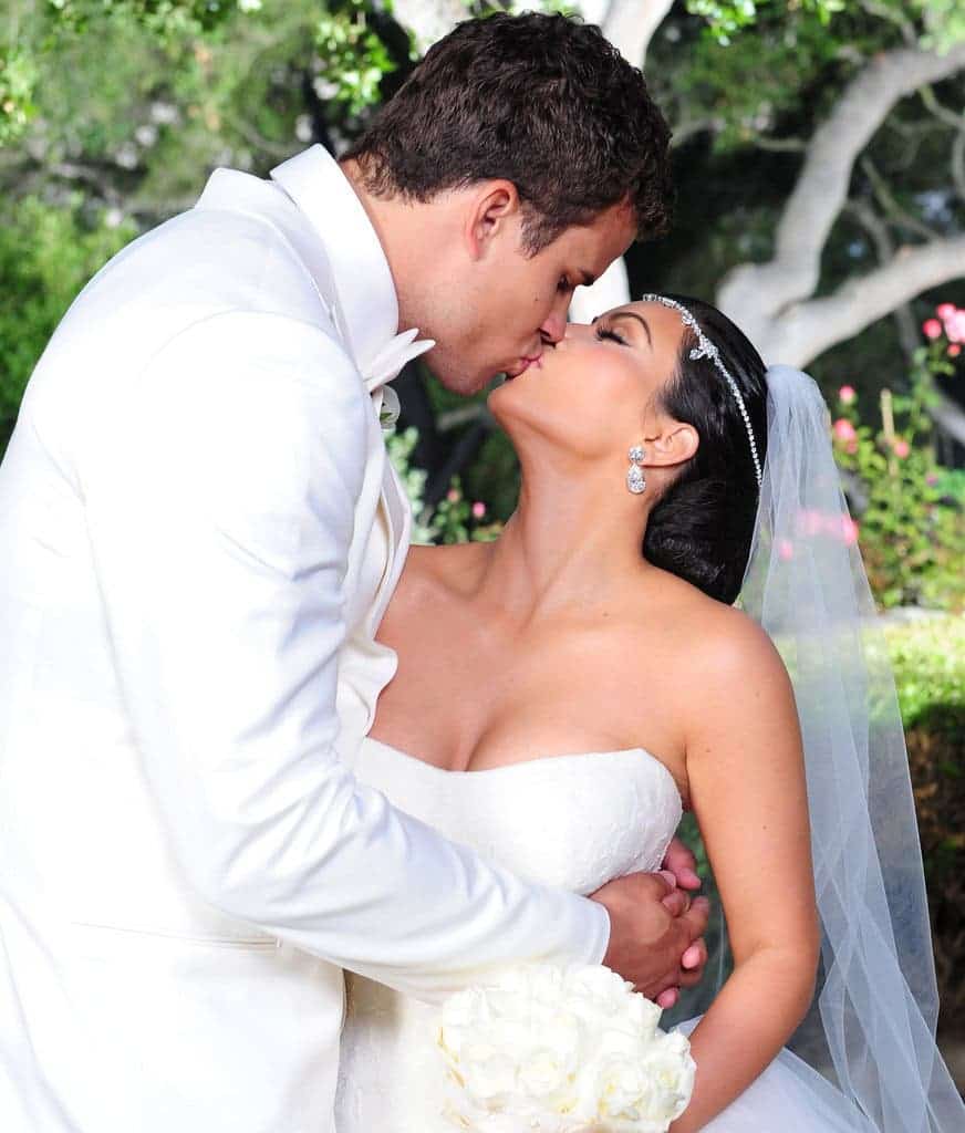 Kardashian Marriage May End, but the Wedding Goes On - The New York Times