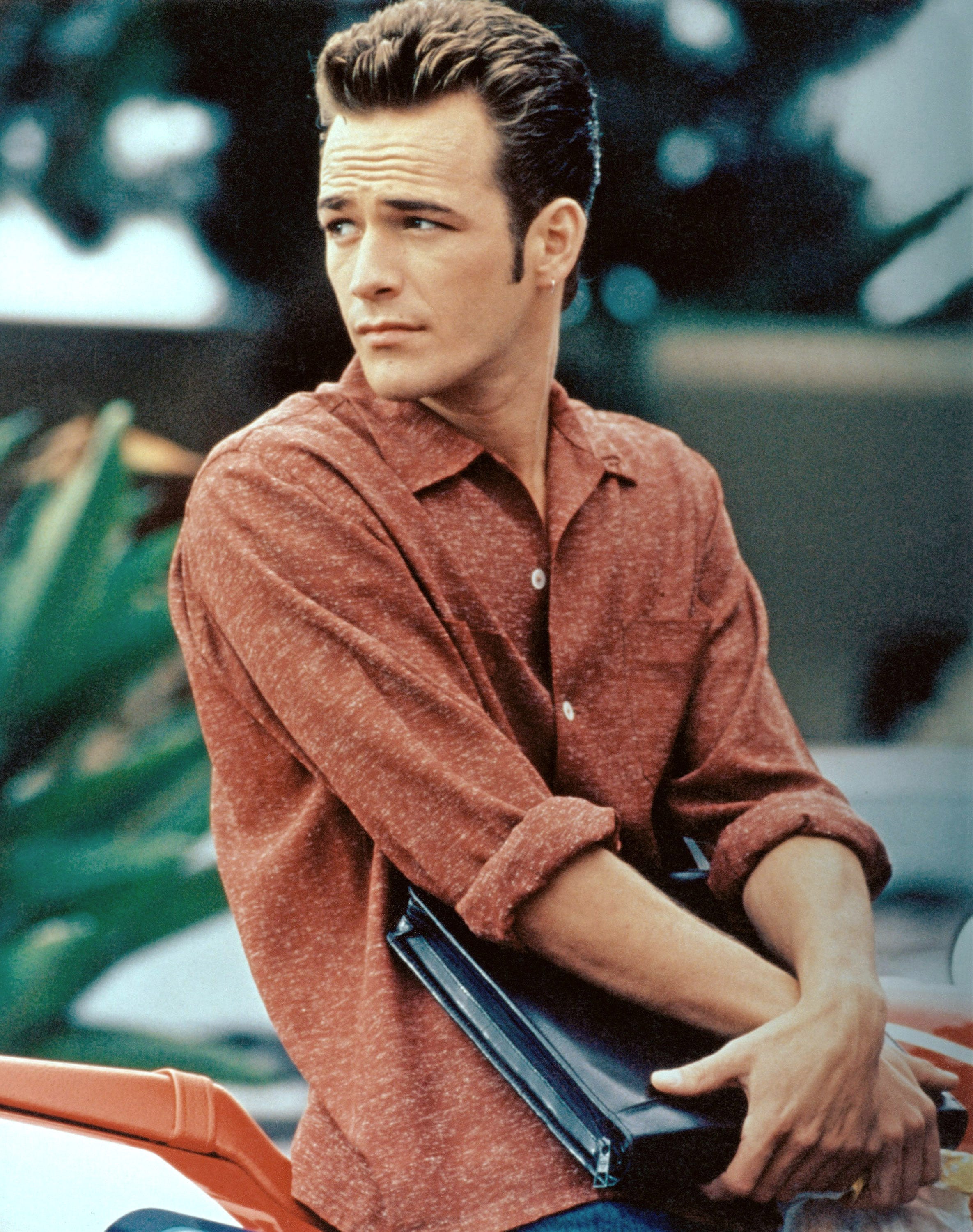 Remembering Luke Perry's Dylan McKay - Everybody's Rebel Boyfriend