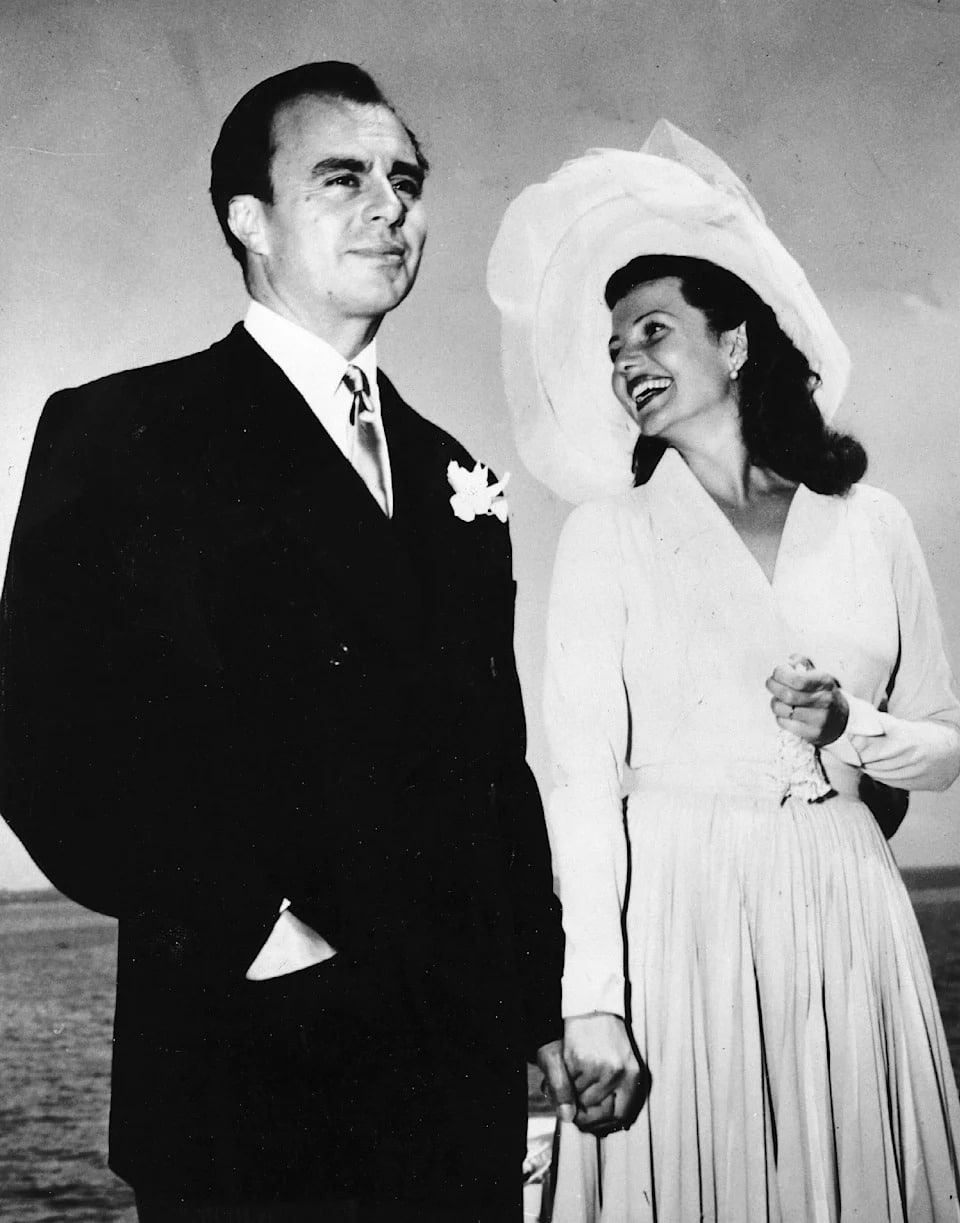 Inside Rita Hayworth's Marriage to Prince Aly Khan: 'She Always Left Her  Husbands'