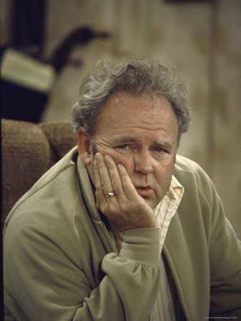 Woody Harrelson is wearing a wedding ring on his middle finger which Carroll O'Connor also did as Archie Bunker on #AllInTheFamily