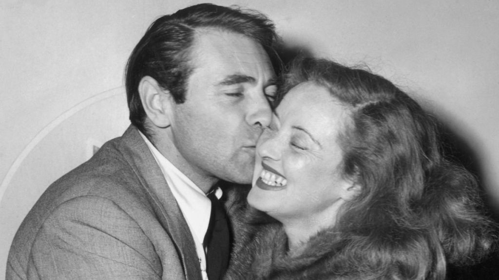 Bette Davis's 4 Husbands: Marriages, Drama and Tragedy | Woman's World