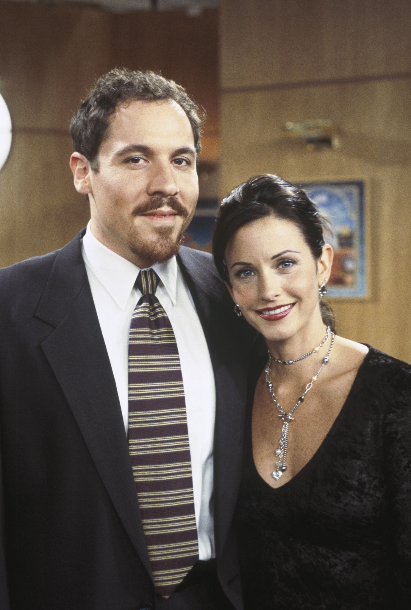 Friends" The One with the Tiny T-Shirt (TV Episode 1997) - Jon Favreau as Pete  Becker - IMDb