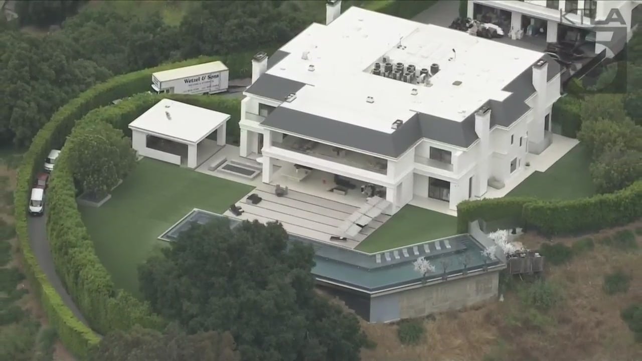 Jennifer Lopez, Ben Affleck buy $60M Beverly Hills mega-mansion