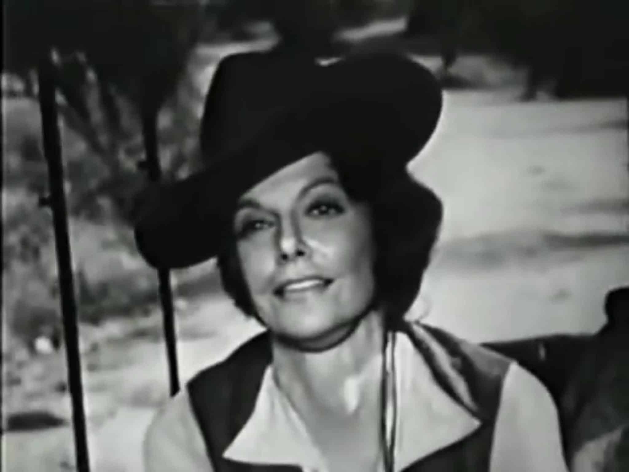 Pistols 'n' Petticoats (1966)