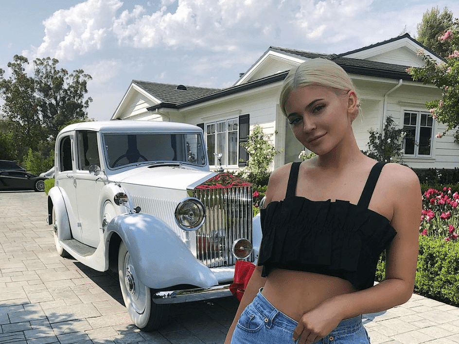 Travis Scott Gave Kylie Jenner a Vintage Rolls Royce for Her 21st Birthday  | Teen Vogue