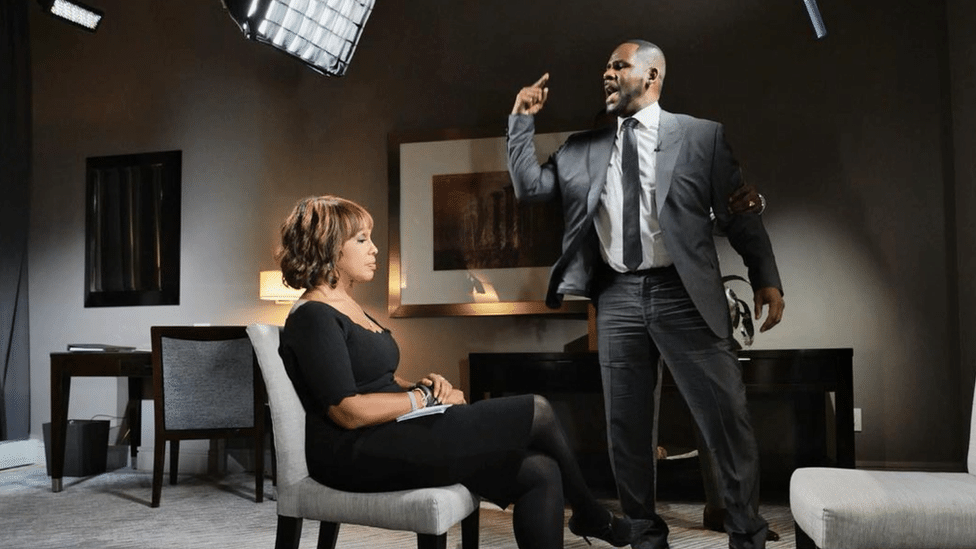 Gayle King and R. Kelly: What this photo tells us