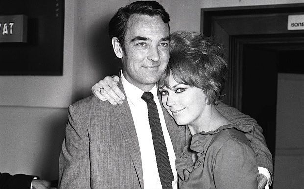 Richard Johnson and Kim Novak