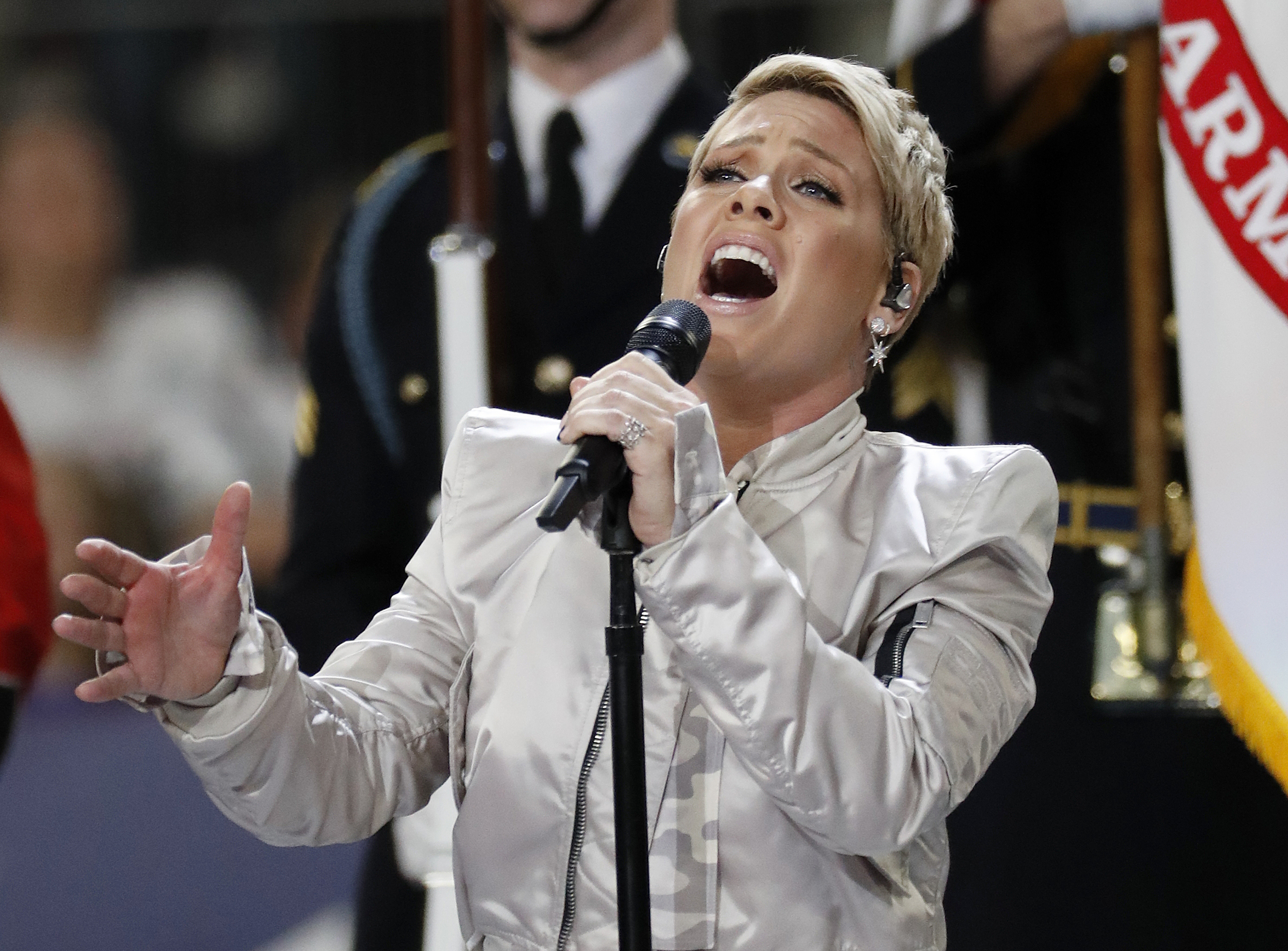 P!nk performs national anthem at Super Bowl LII - ABC30 Fresno