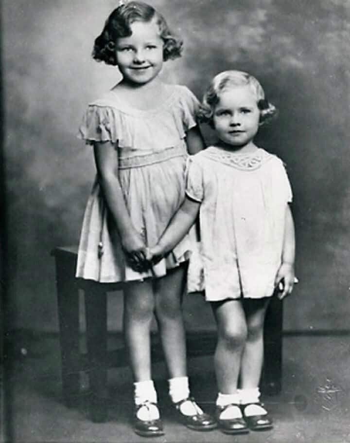 Actress KIM NOVAK with older sister Arlene