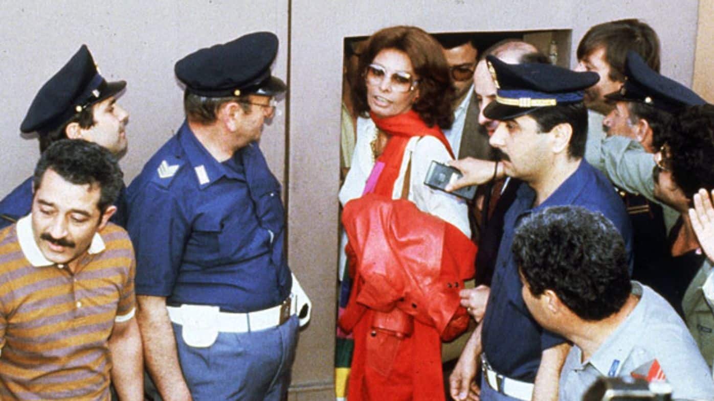Today in History - May 19 | Legendary actress swaps mansion for prison cell