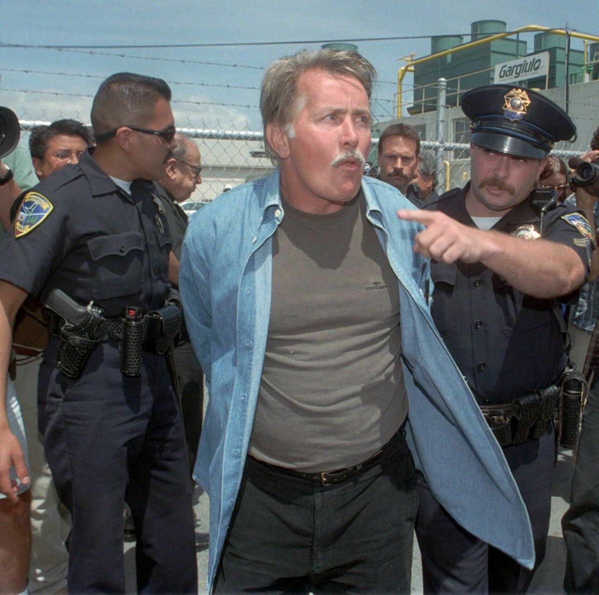 Global Voices: Martin Sheen a role model for old-school activism - Victoria  Times Colonist