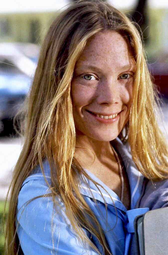 Sissy Spacek while filming Carrie in 1976. : r/OldSchoolCool