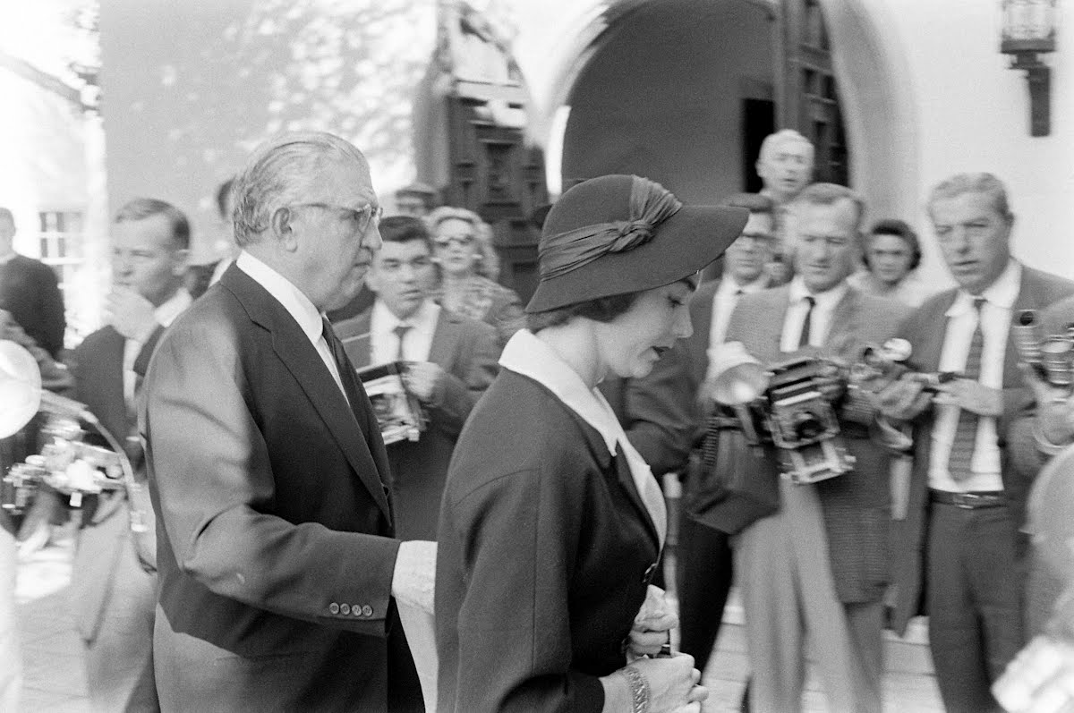 Humphrey Bogart's Funeral - J R Eyerman — Google Arts & Culture
