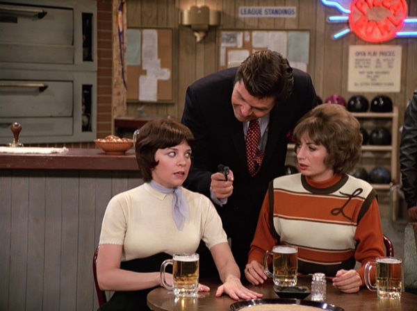 Laverne & Shirley" Dog Day Blind Dates (TV Episode 1976) - IMDb